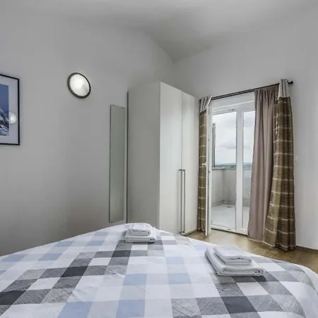 Sleeps 6 Pool Air Con Wifi فيلة Mutvoran