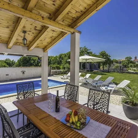 فيلة Sleeps 6 Pool Air Con Wifi