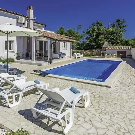 فيلة Sleeps 6 Pool Air Con Wifi