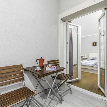 فيلة Sleeps 6 Pool Air Con Wifi *