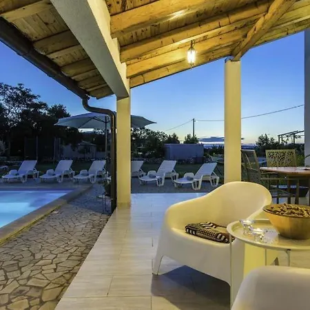Sleeps 6 Pool Air Con Wifi Villa *
