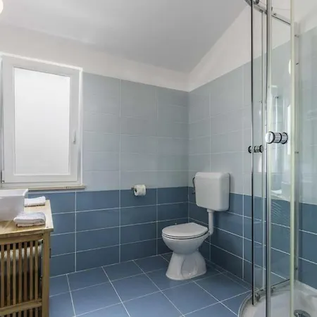 Sleeps 6 Pool Air Con Wifi Villa