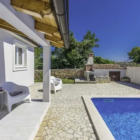 Sleeps 6 Pool Air Con Wifi * Mutvoran